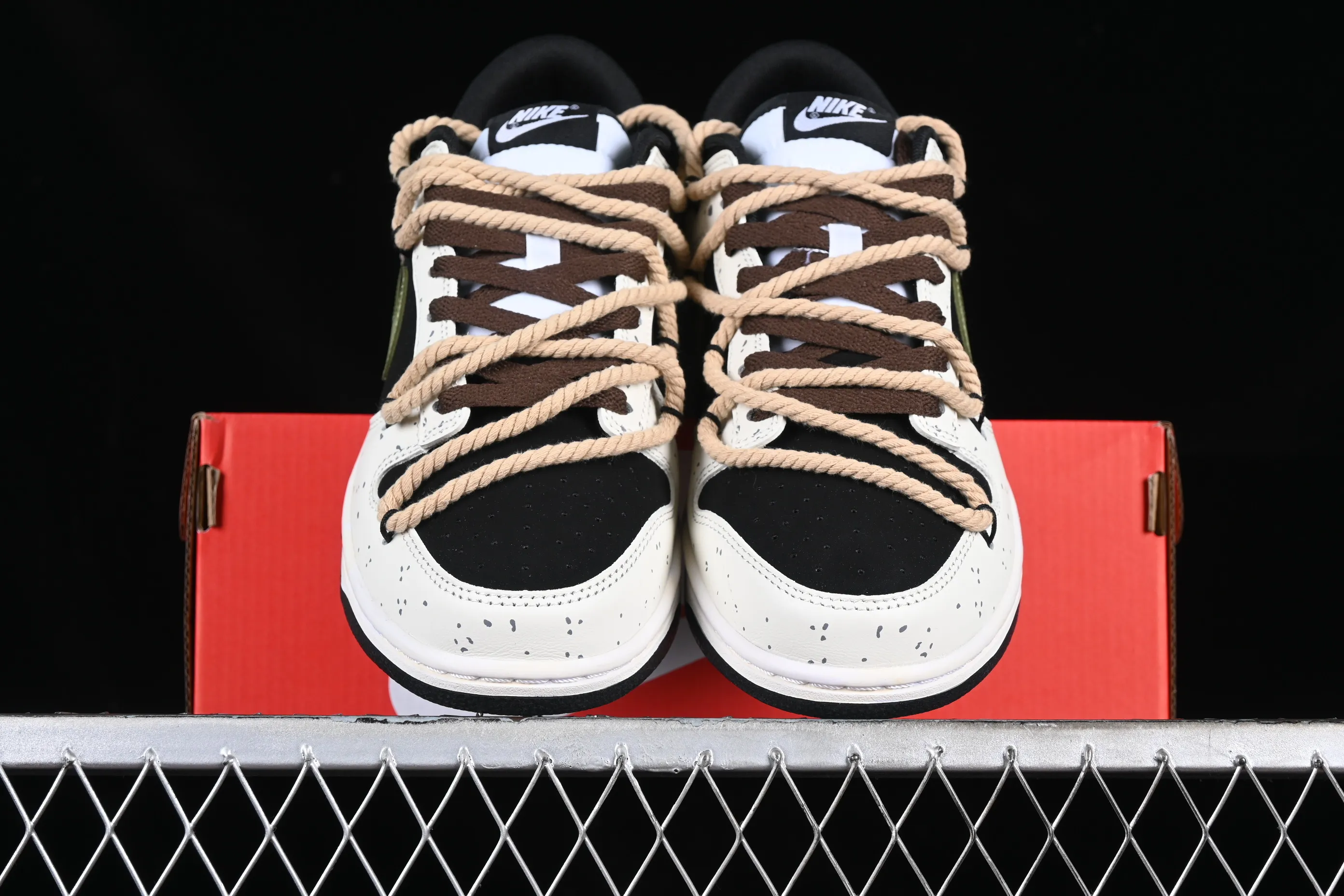 All categories Nk SB Dunk series Nk SB Dunk Low low-top sneakers Nk Dunk Low Little Red Panda Chinese style deconstructed hemp rope SB retro old low-top casual sneakers DD1391-100